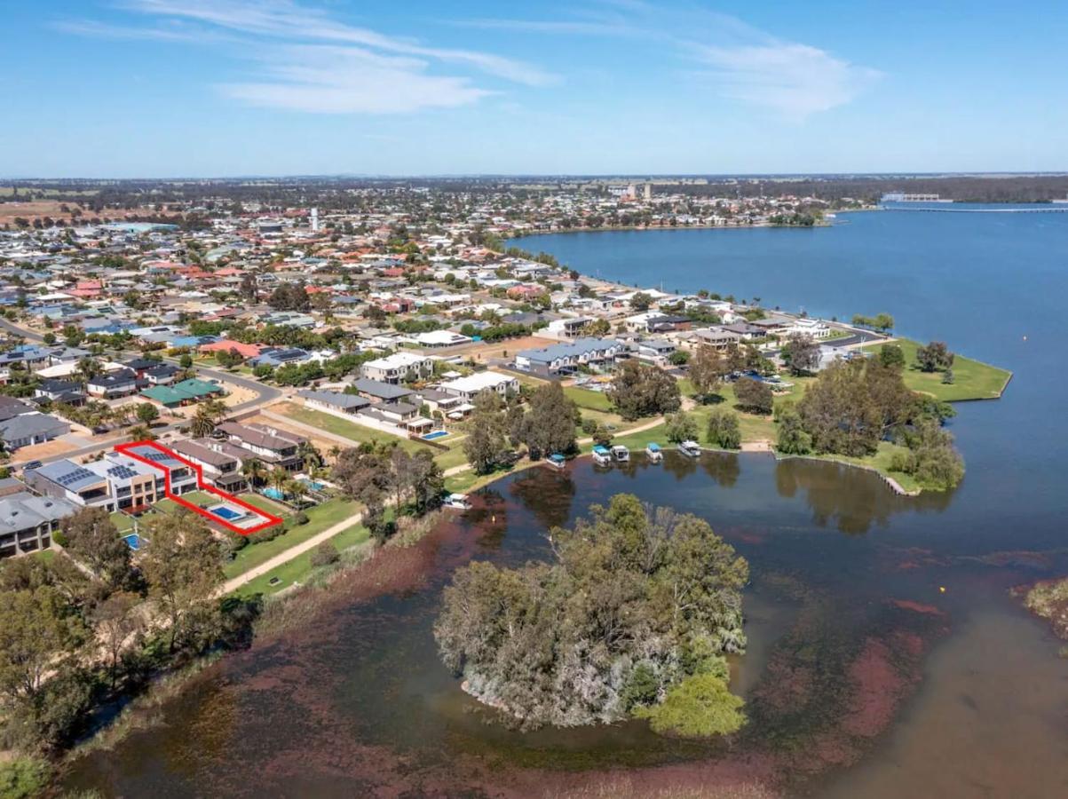 The Anchorage By The Lake Villa Yarrawonga Exterior photo