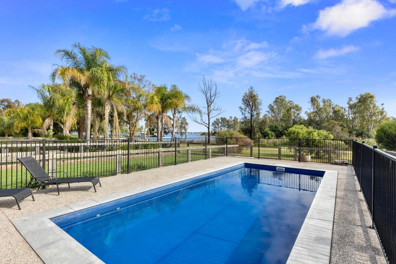 The Anchorage By The Lake Villa Yarrawonga Exterior photo